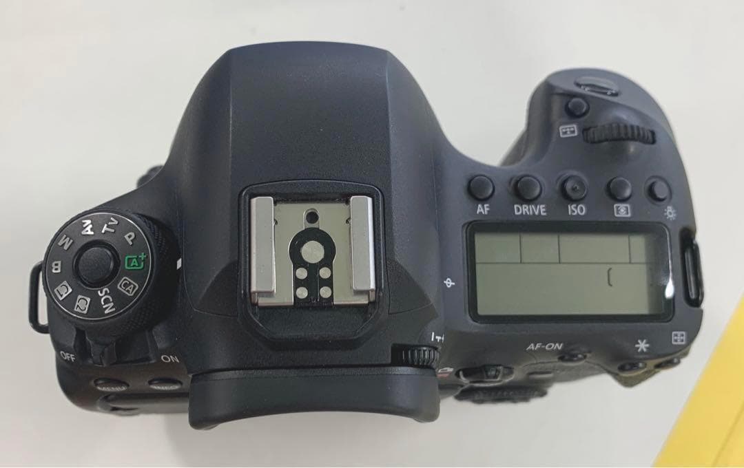 【美品】CANON EOS 6D Mark II