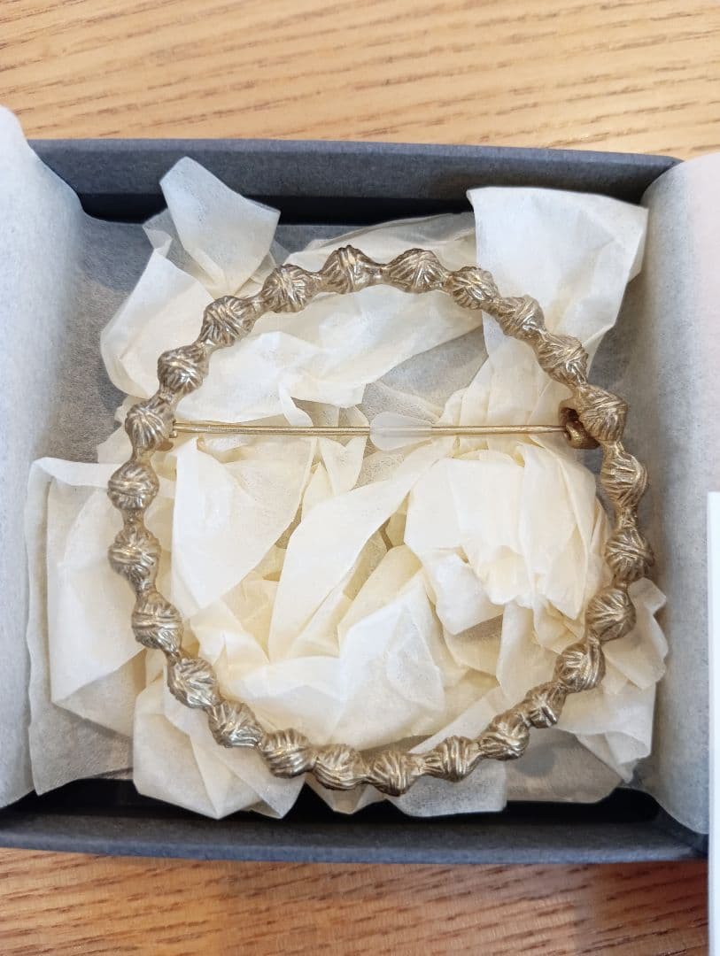 新品未使用　ミナペルホネン　tambourine ブローチ　アンティークゴールド