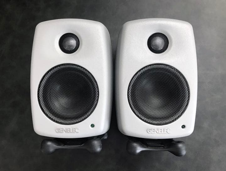 Genelec 6010A ペア 　オフホワイト