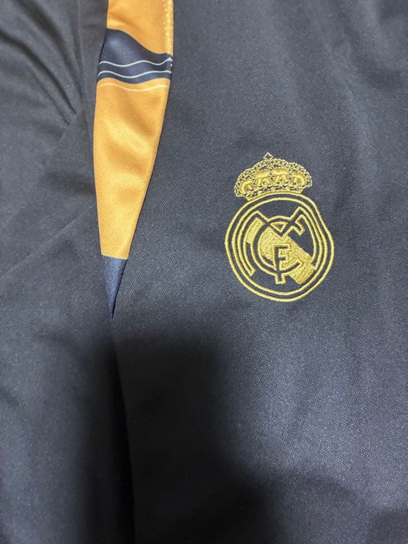 Real Madrid トレーニングウェア ブラック/ゴールドS 上下セット