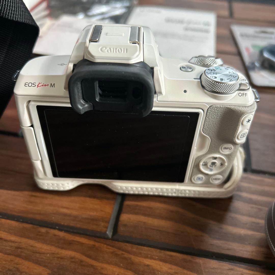 Canon EOS Kiss M ホワイト