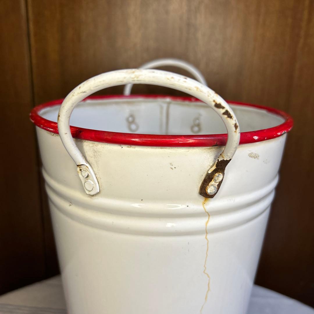 レアイギリスアンティーク　ホーロー花桶/水入れ/バケツ　クリームホワイトに赤縁取