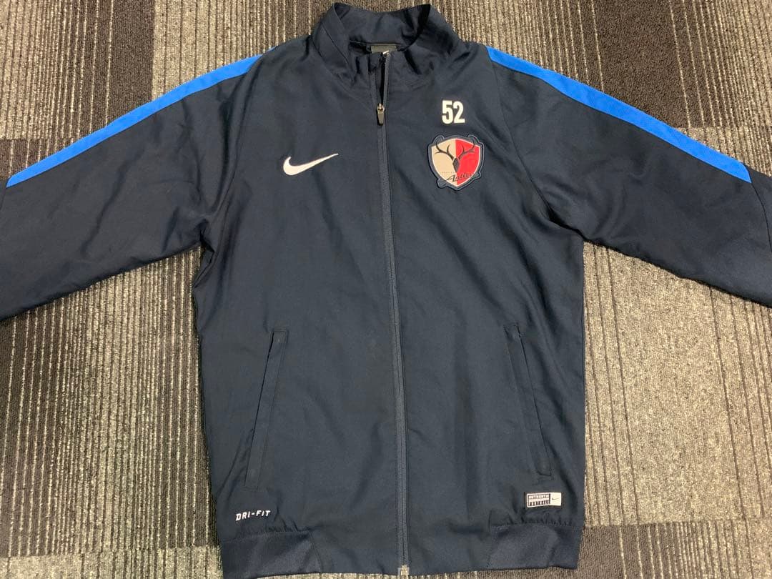 極美品　NIKE 鹿島アントラーズ　ナイロンジャケット　M 支給品　ジャージ