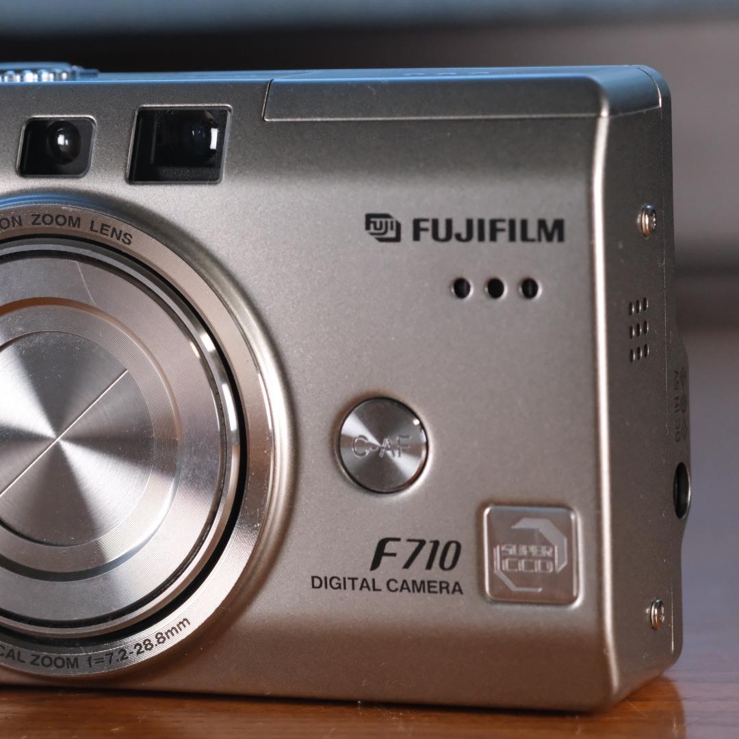 つ*さ様 FUJIFILM　Finepix　F710　極美　保管品　カードも！