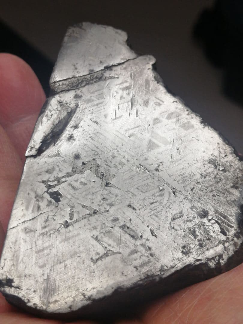 ★『超隕石』隕石原石　 969g　 隕石内部 表面は『鏡面仕上げ』になっています