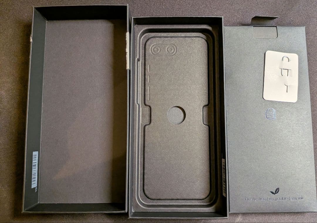 【今週末のみ値下げ】Motorola razr 50 512GB SIMフリー