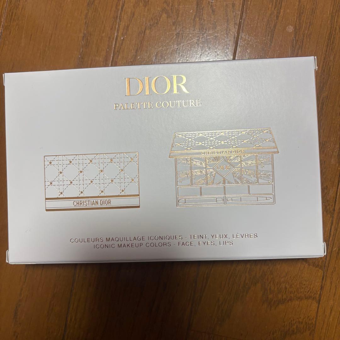 クチュール マルチユース パレット (ホリデーコレクション 2025 限定)