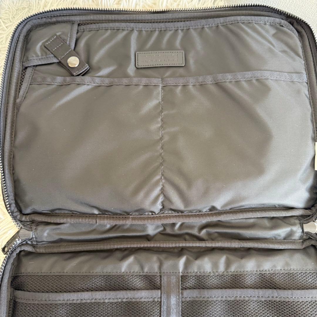 ほぼ未使用 BRIEFING TAP COMP PCケース クラッチバッグ