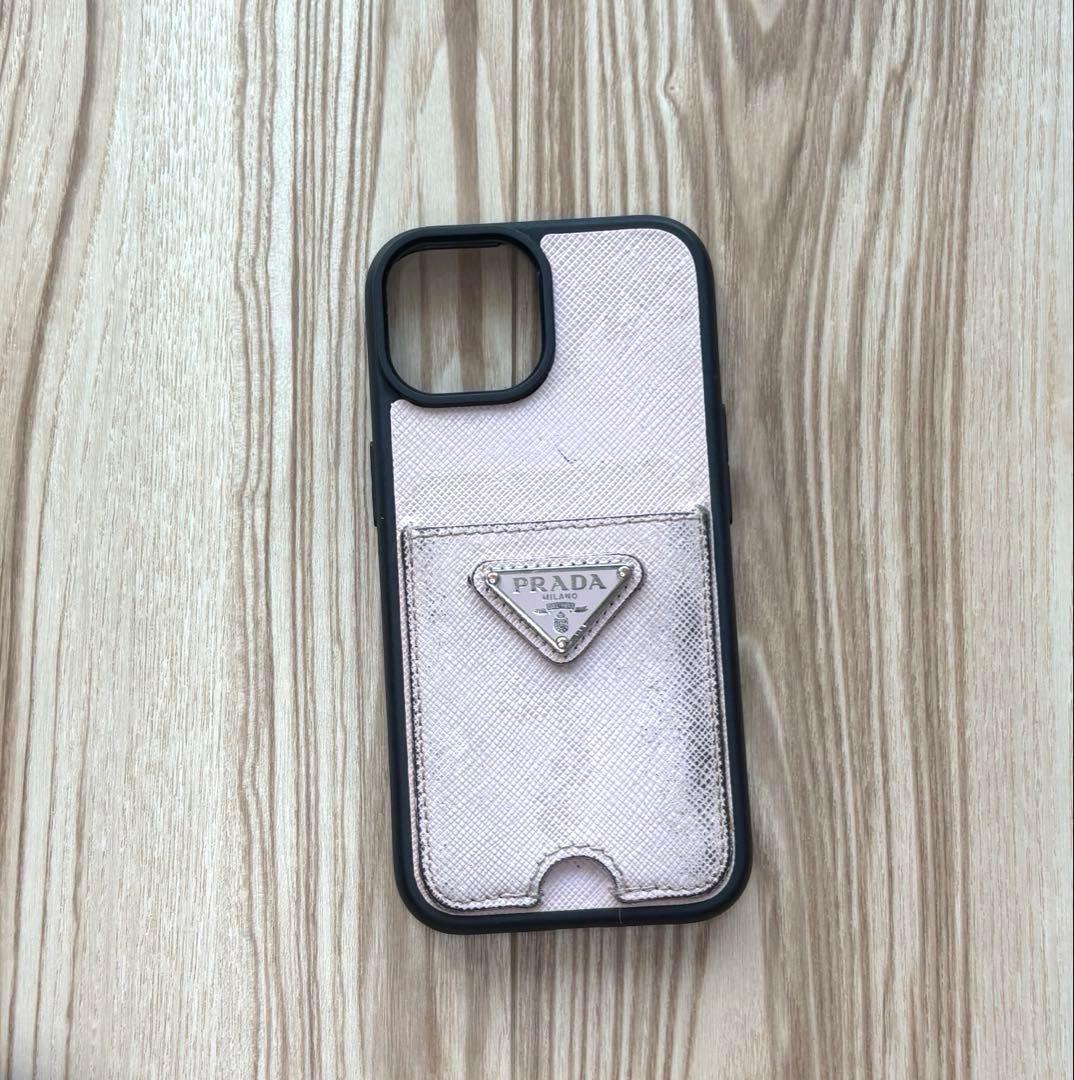PRADA サフィアーノレザー iPhone15用ケース