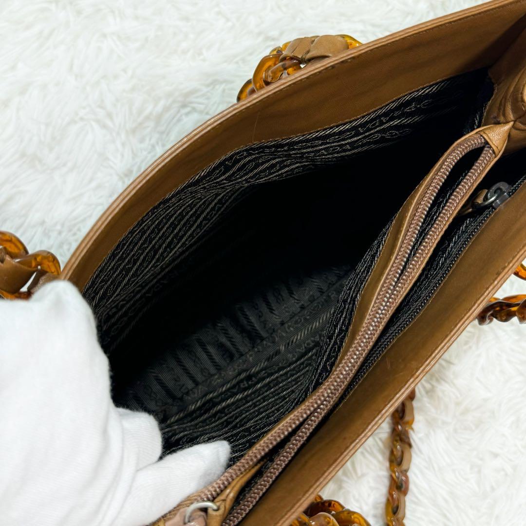良品✨プラダ　プラスチック　チェーン　トートバッグ　ショルダーバッグ　ロゴ型押し