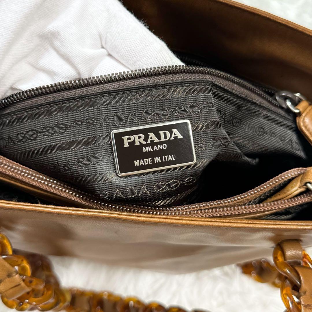 良品✨プラダ　プラスチック　チェーン　トートバッグ　ショルダーバッグ　ロゴ型押し