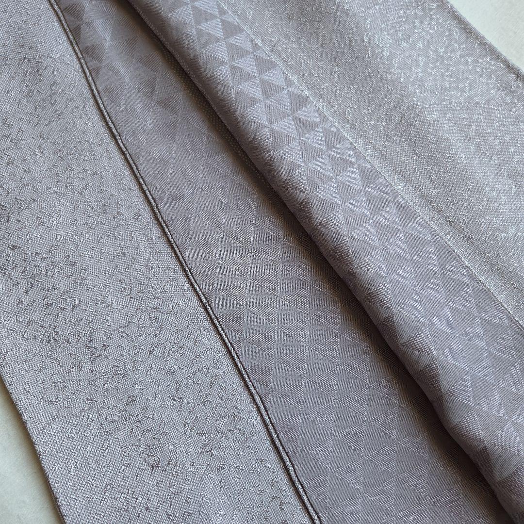 作家物　品のあるシルバーグレー　地紋が美しい雪輪柄の江戸小紋