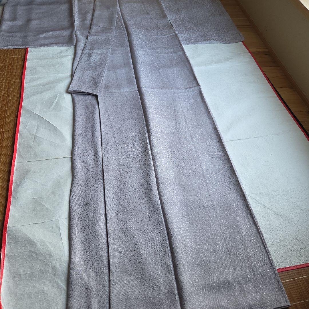 作家物　品のあるシルバーグレー　地紋が美しい雪輪柄の江戸小紋