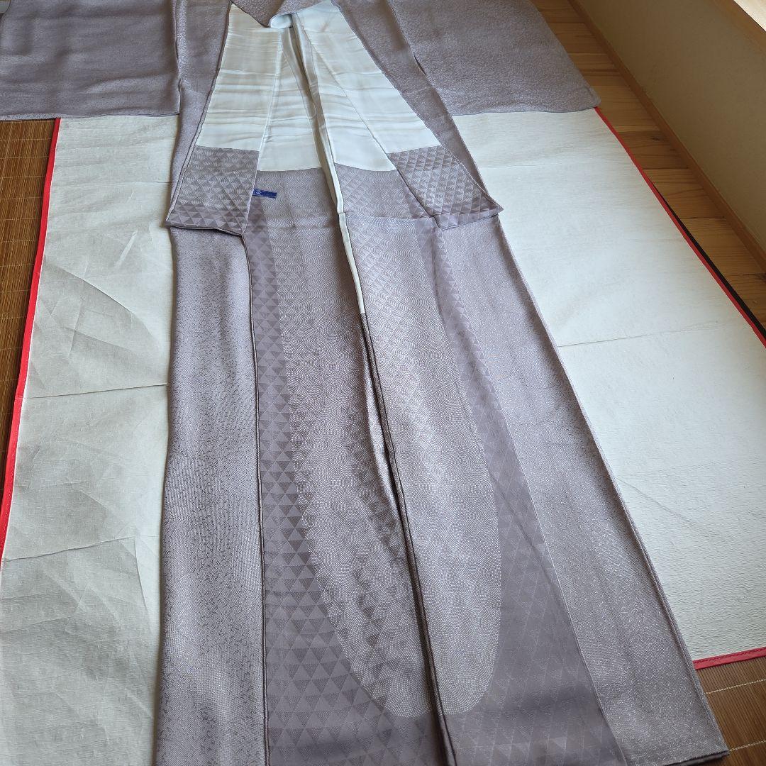 作家物　品のあるシルバーグレー　地紋が美しい雪輪柄の江戸小紋