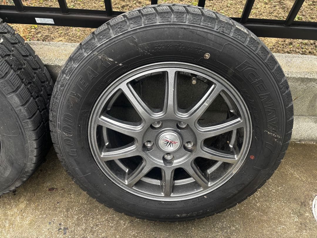 GOOD YEAR 15インチ スタッドレスタイヤセット ノア　80