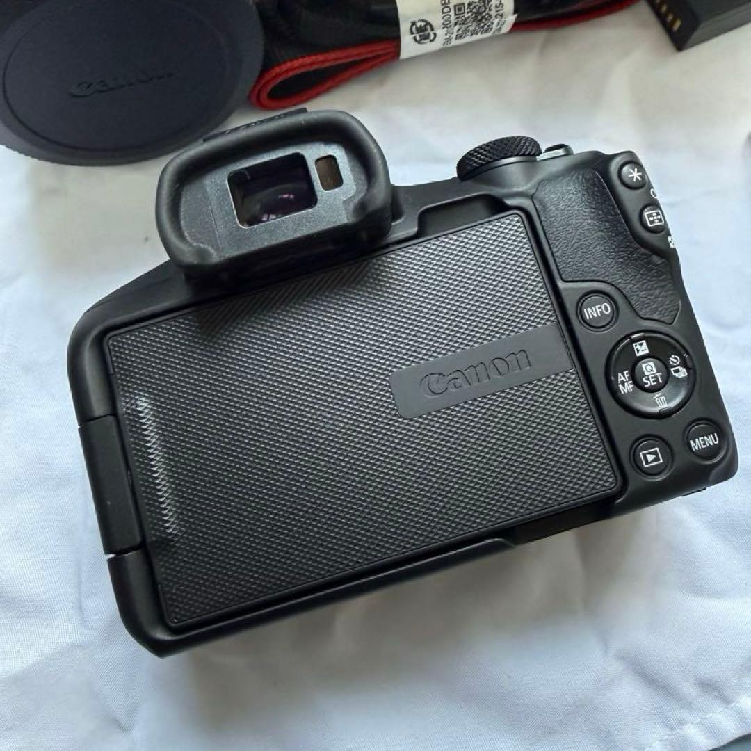 【ほぼ新品】Canon EOS R50 レンズキット
