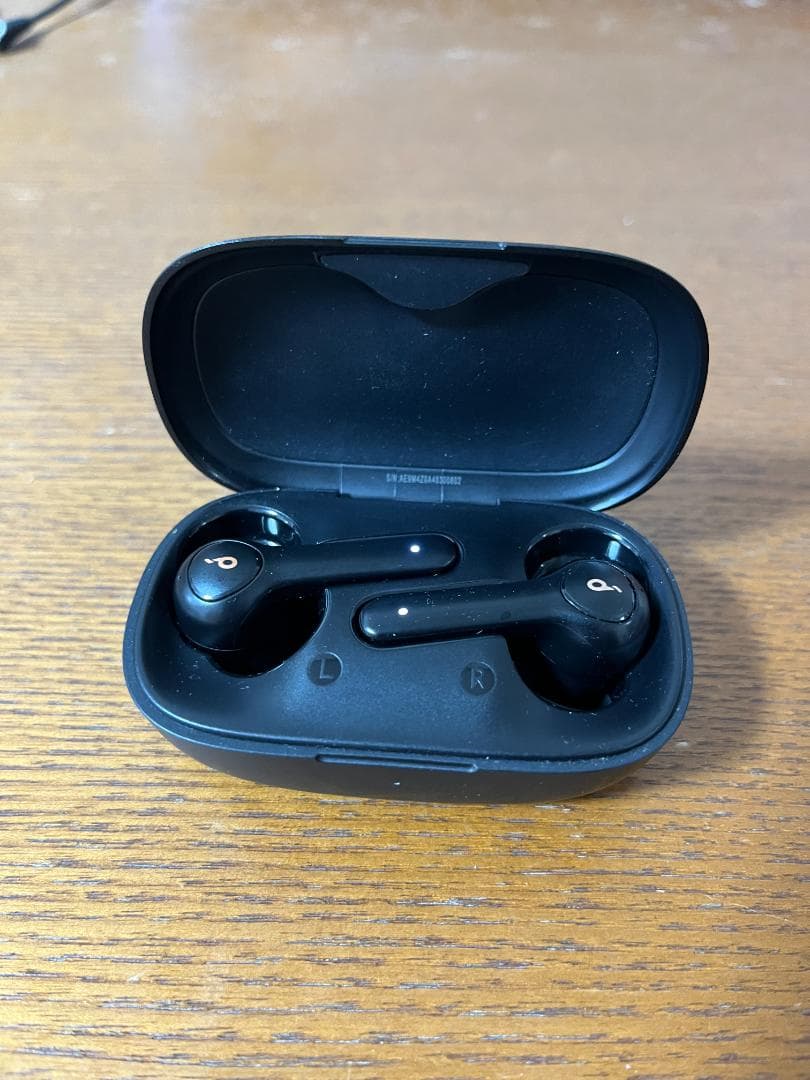 Anker / ワイヤレスイヤホン♪ （3点セット）