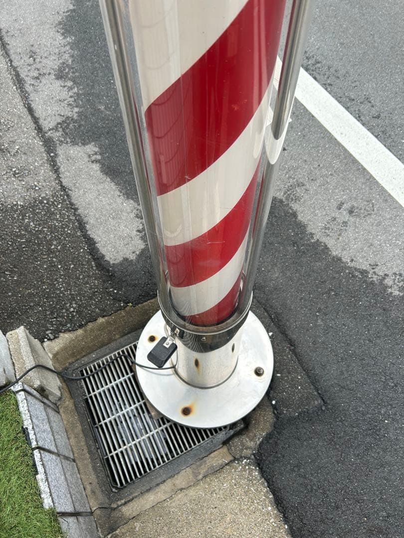 引き取り限定　サインポール　大阪　理容