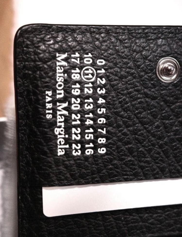 メゾンマルジェラ 二つ折り財布 ブラック 美品 箱・保存袋付き