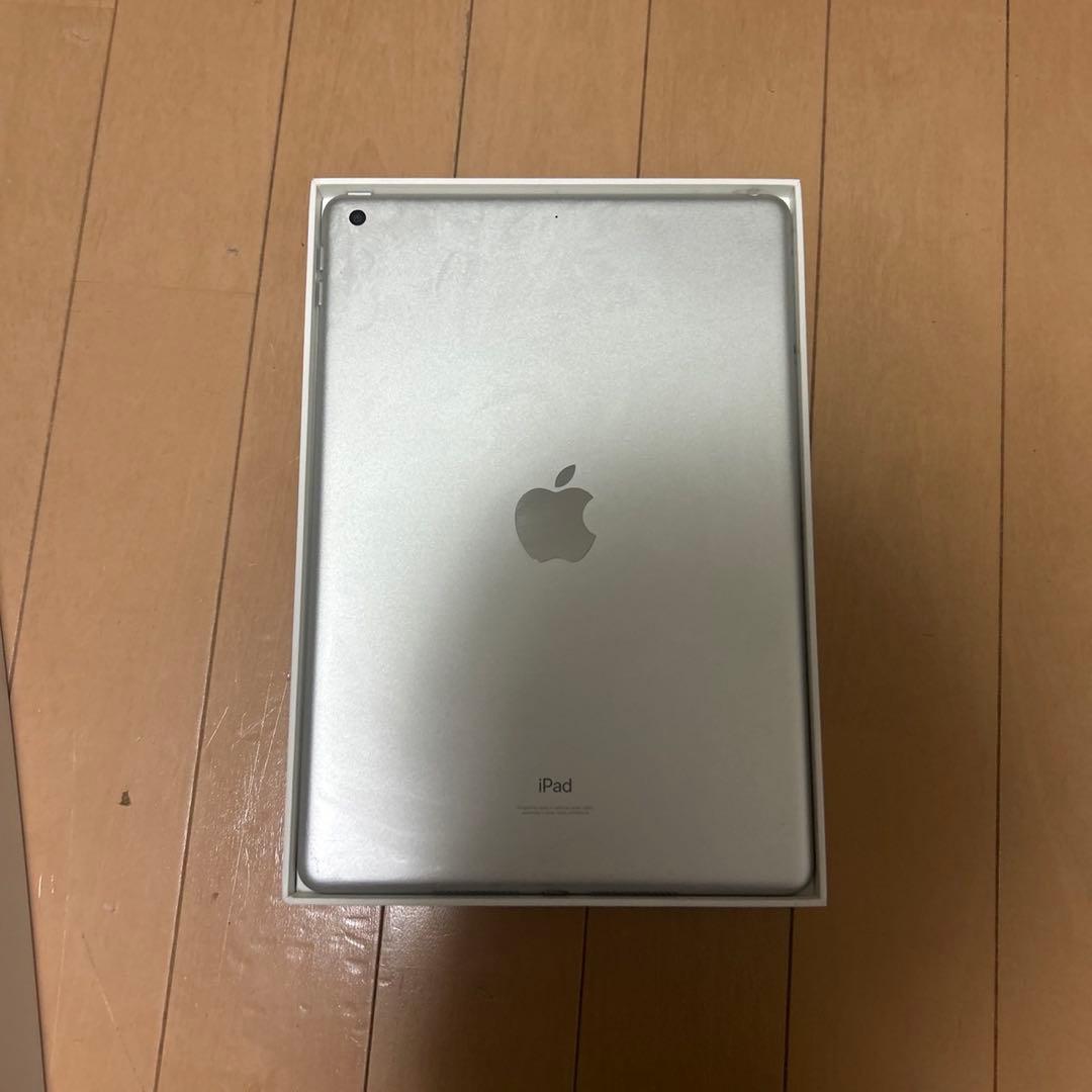 iPad (第9世代) Wi-Fi シルバー 本体