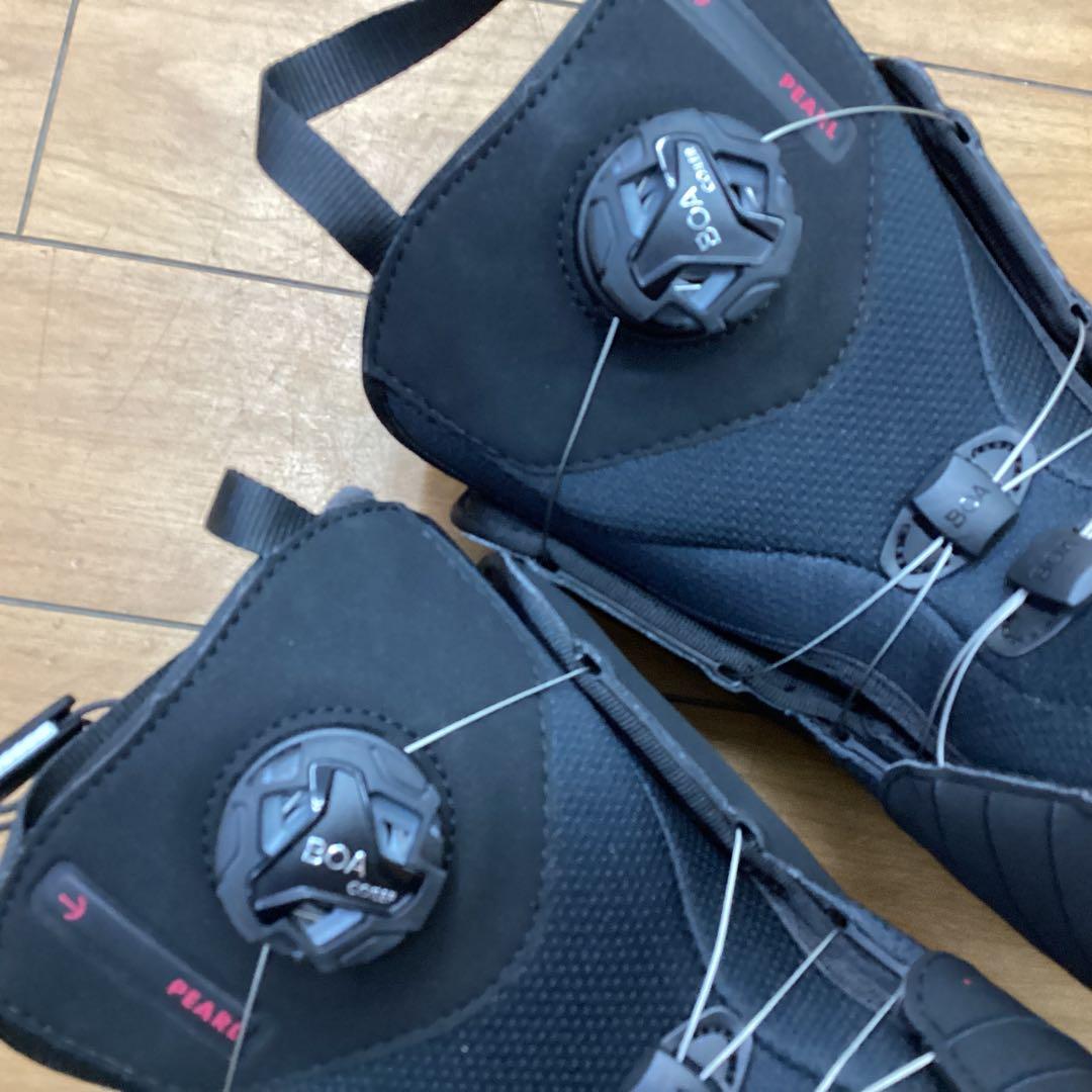 新品　Salomon スノーボードブーツ 女性用　22㎝