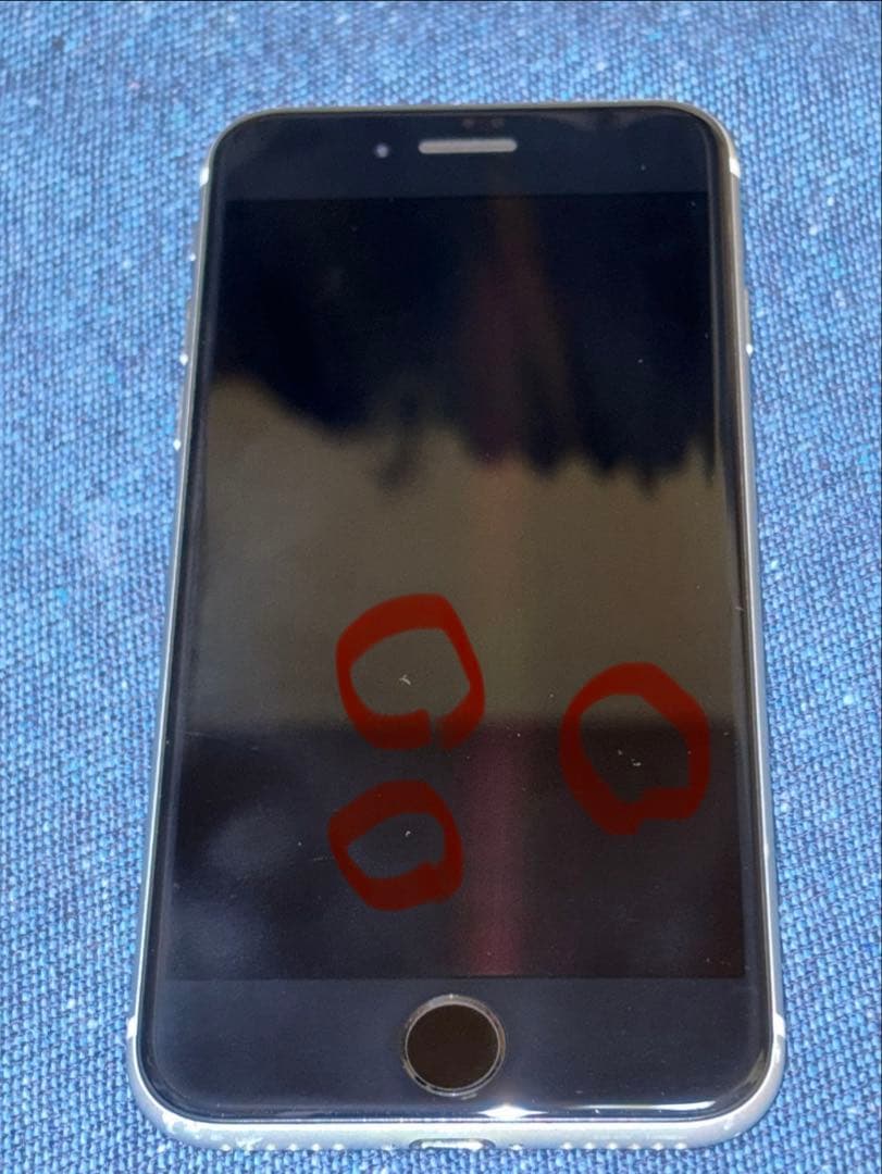 ほ*る様 iPhone SE第2世代 ホワイト 本体 箱 背面傷あり