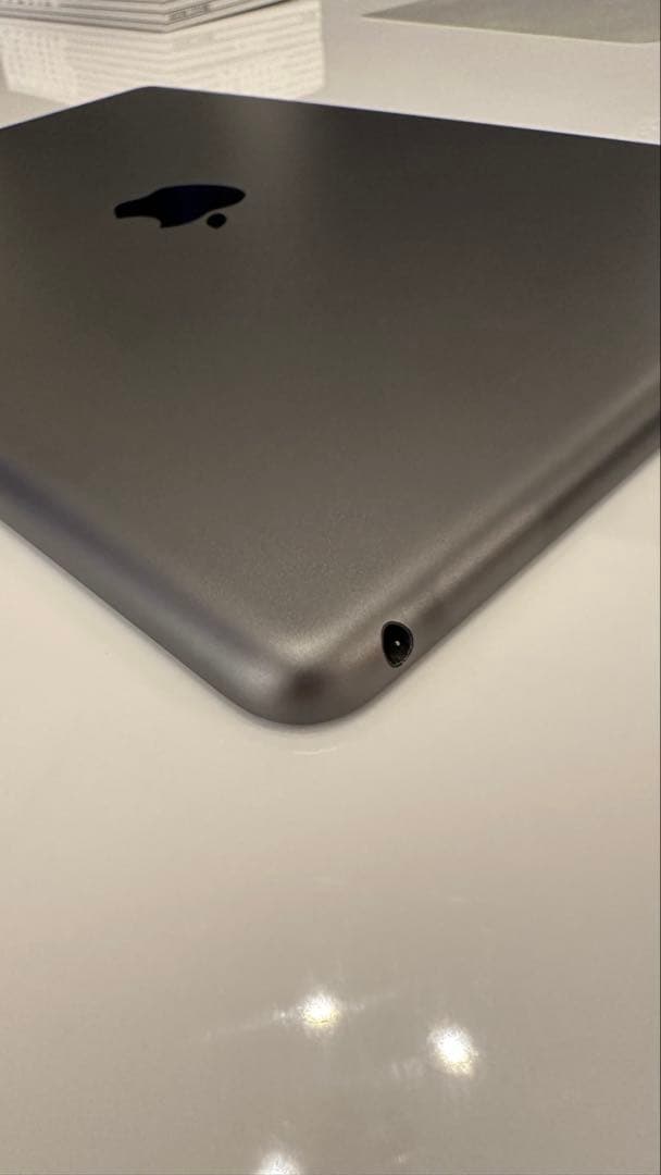 【美品】iPad 第7世代　32GB Wi-Fiモデル　キーボード付き