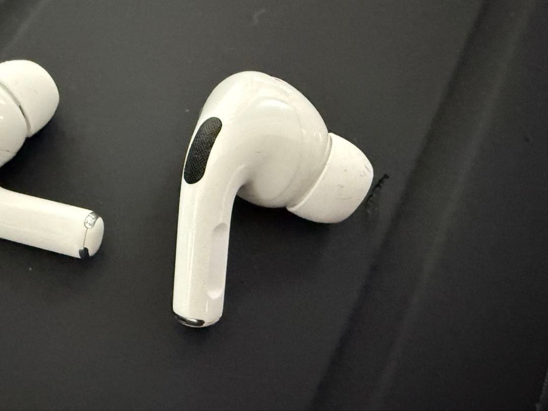 AirPods Pro 2 (Lightningタイプ) イヤホン本体＋ケース付
