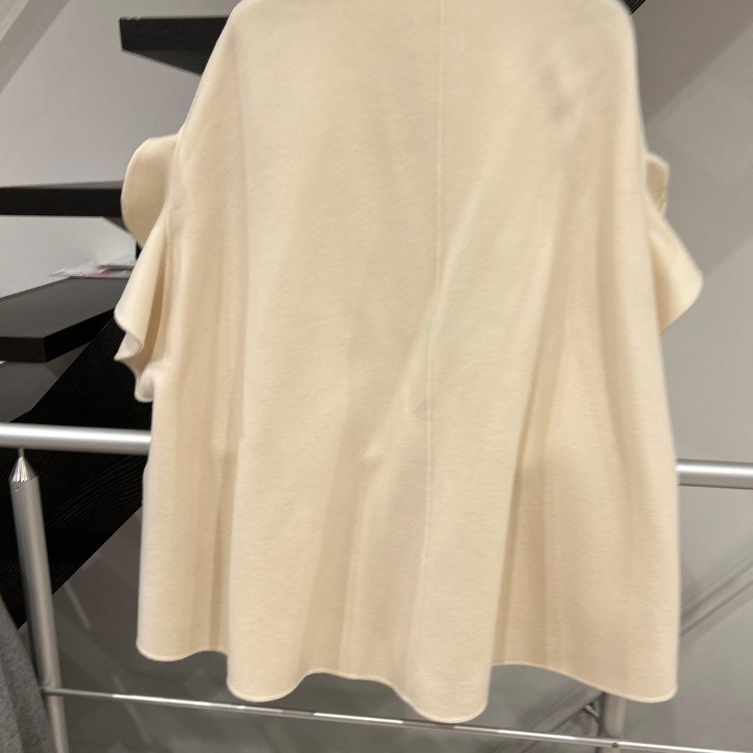 新品　M-premierBLACK アイボリー ケープ