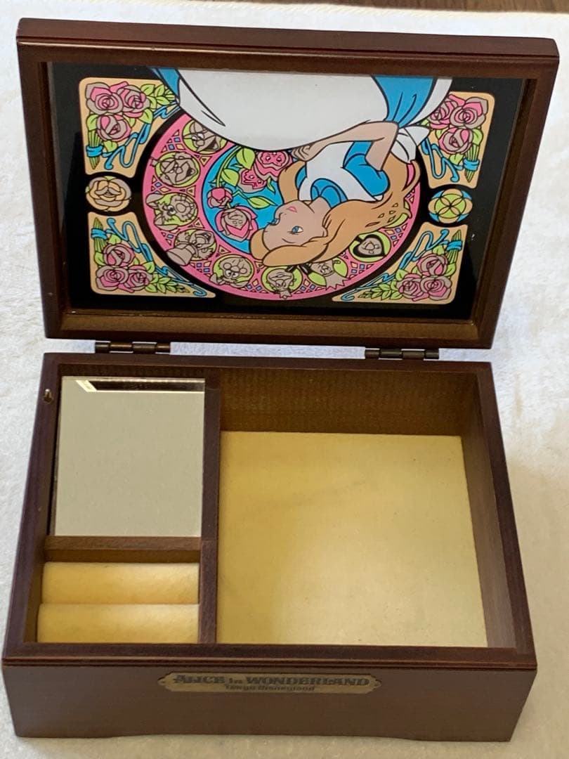 不思議の国のアリスジュエリーボックスオルゴール