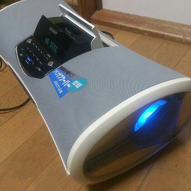 Sharpのツインサブウーハー搭載スピーカーです！