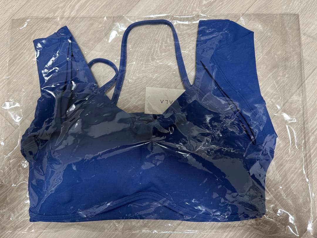 【新品未使用】【SUKALA】カップ付きオープンネックTee／Sサイズ／ブルー