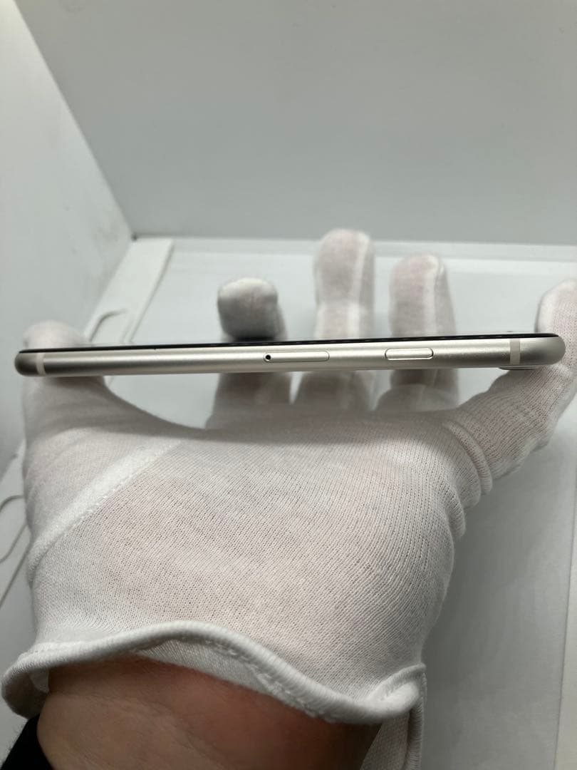 iPhone SE 第3世代 64GB 美品 SIMフリー バッテリー100%