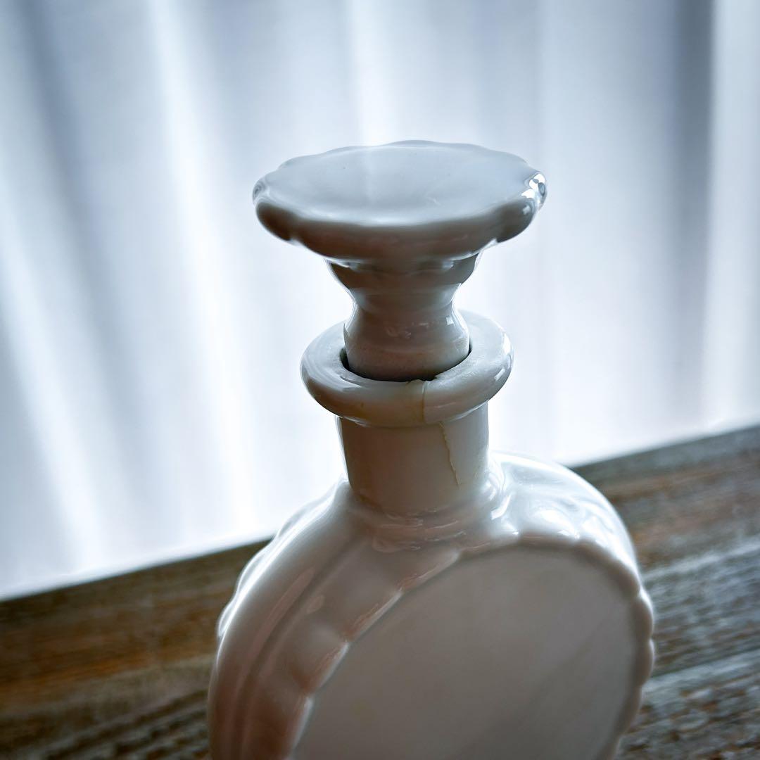 【訳あり】 パフュームボトル 白 陶器 フランス アンティーク