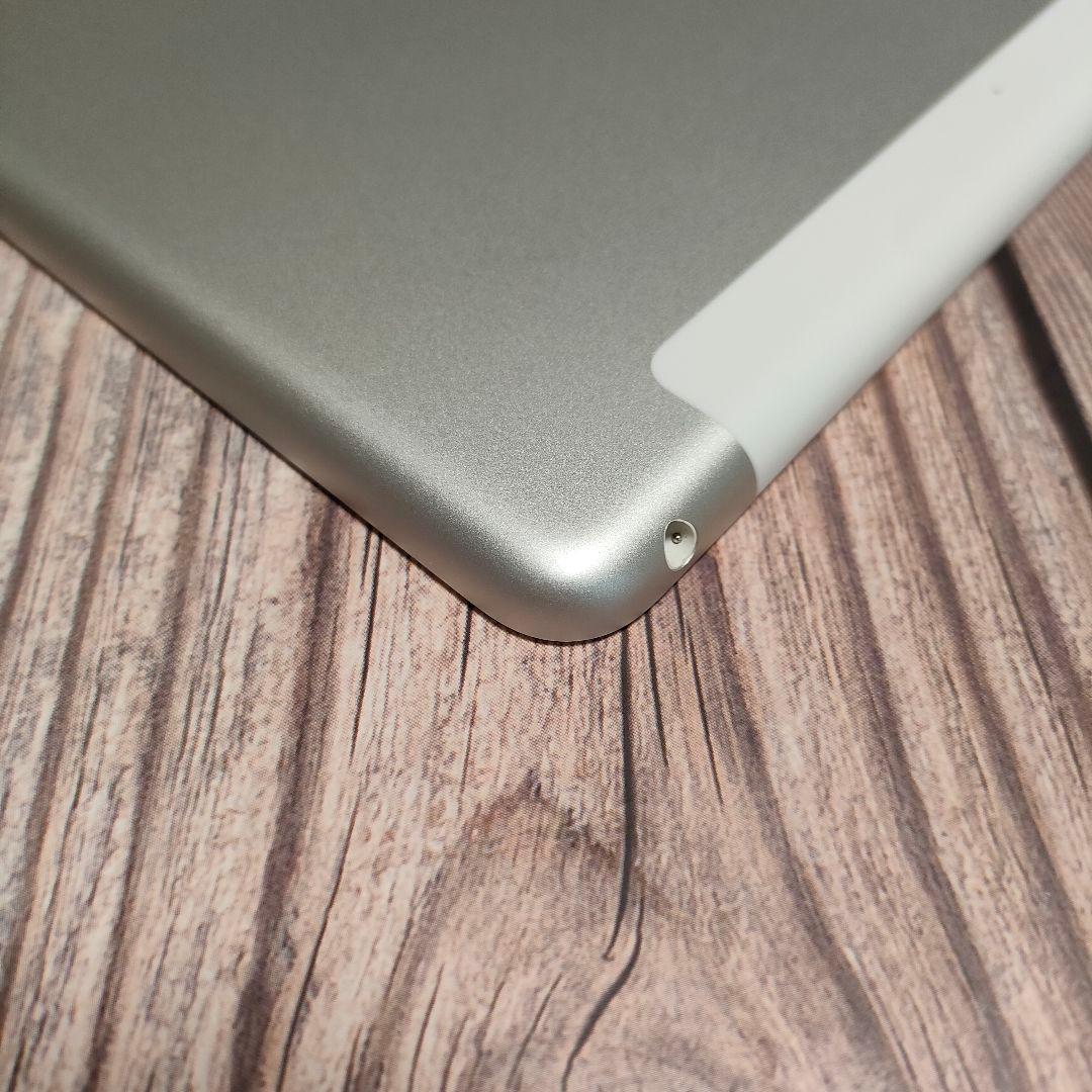 iPad 第7世代 32GB SIMフリー シルバー 美品