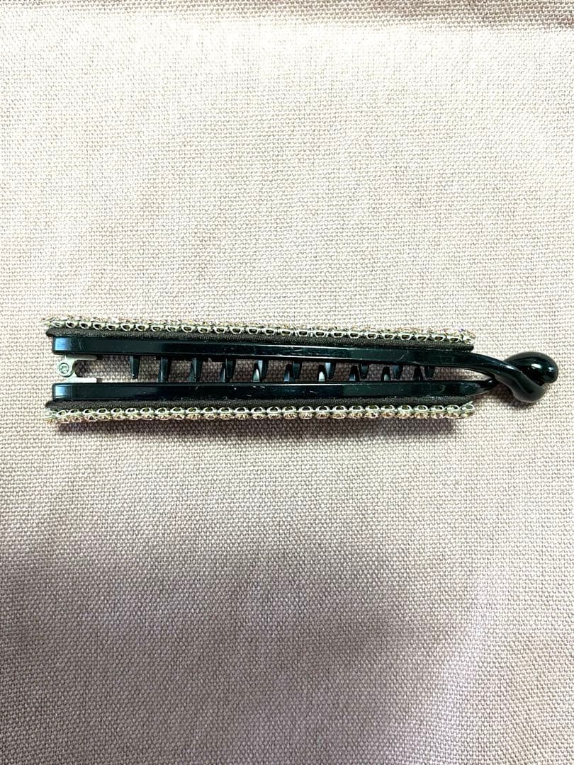 Complex Biz バナナクリップ　スワロフスキー　ピンク色