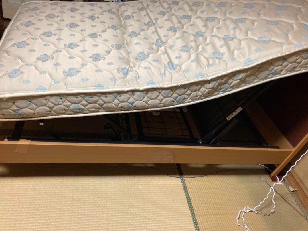 介護用フランスベッド　リモコン操作可