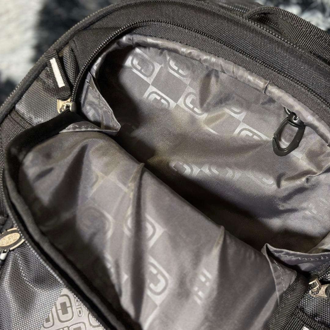 米軍放出品OGIOプルスルートラベルローリングスーツケース荷物 -46 リットル