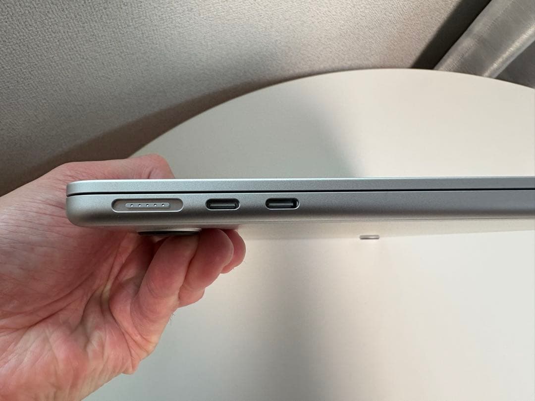 MacBookAir13インチ 24GB 512GB 25年9月購入 充放電3回