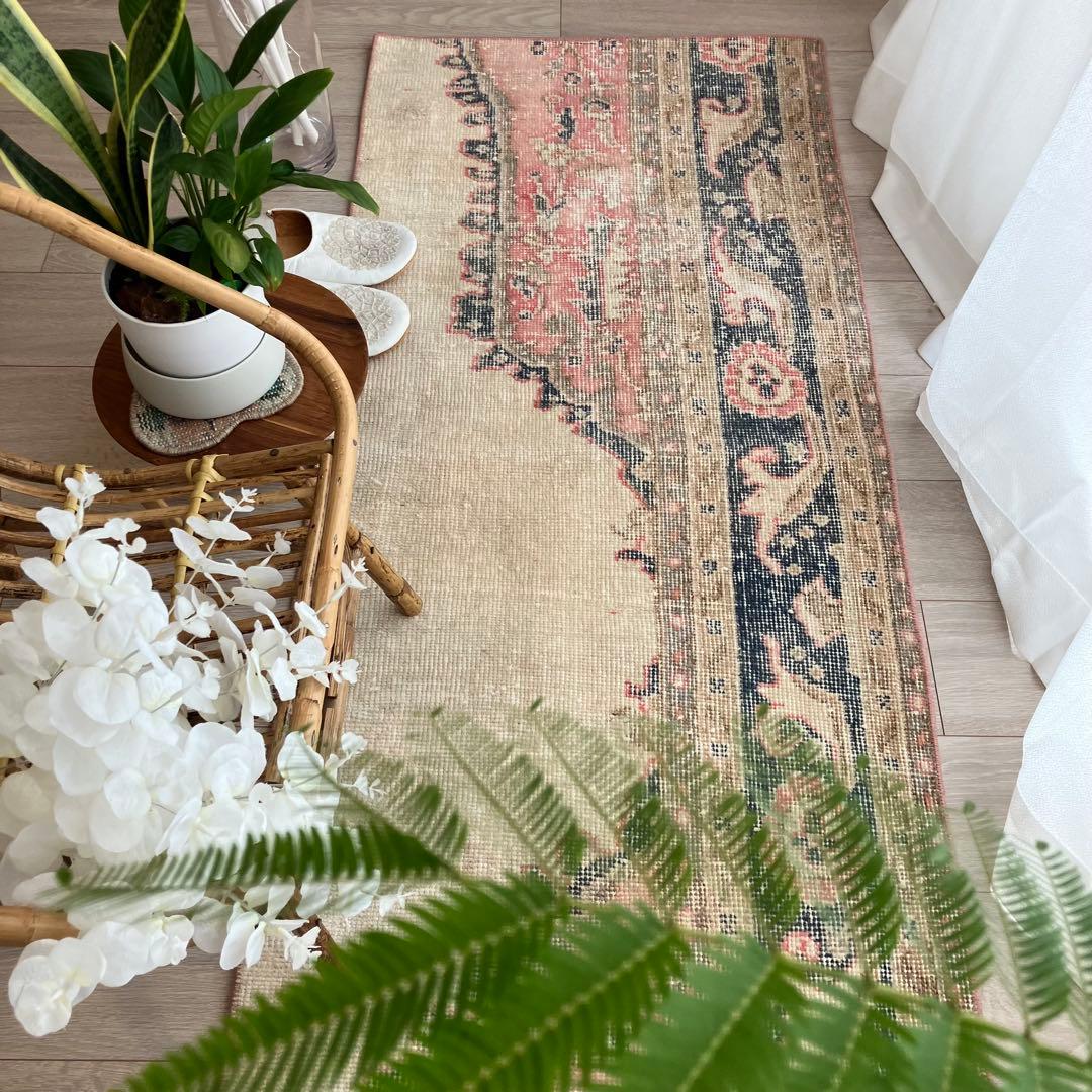 ペールミルキー✳︎62×147✳︎ピンク　ライン深ブルー　トルコヴィンテージラグ