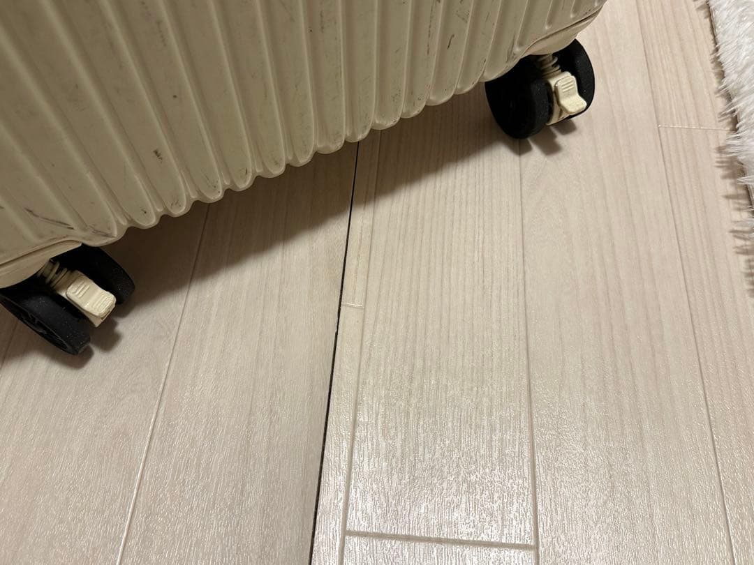 白色スーツケース拡張ファスナー付／鍵2本付属（公開は12/16まで）