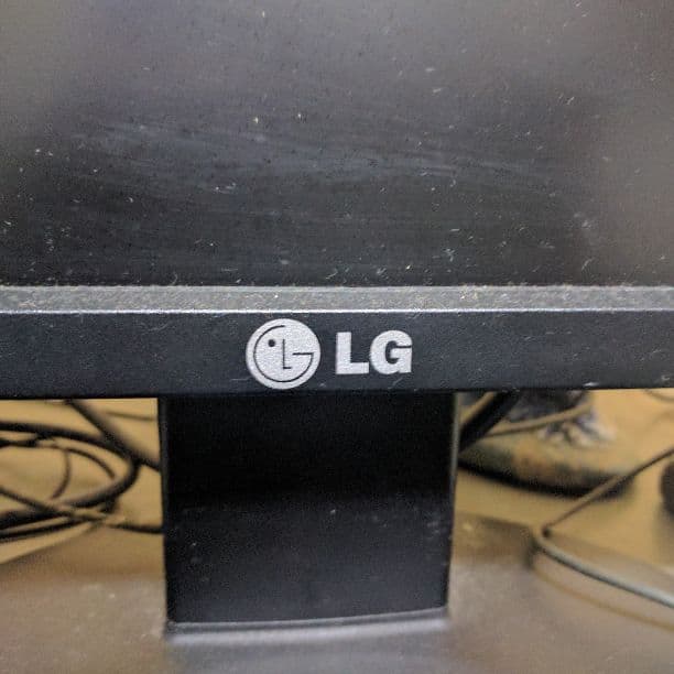 LG電子パソコンのモニター液晶ディスプレイ15インチ