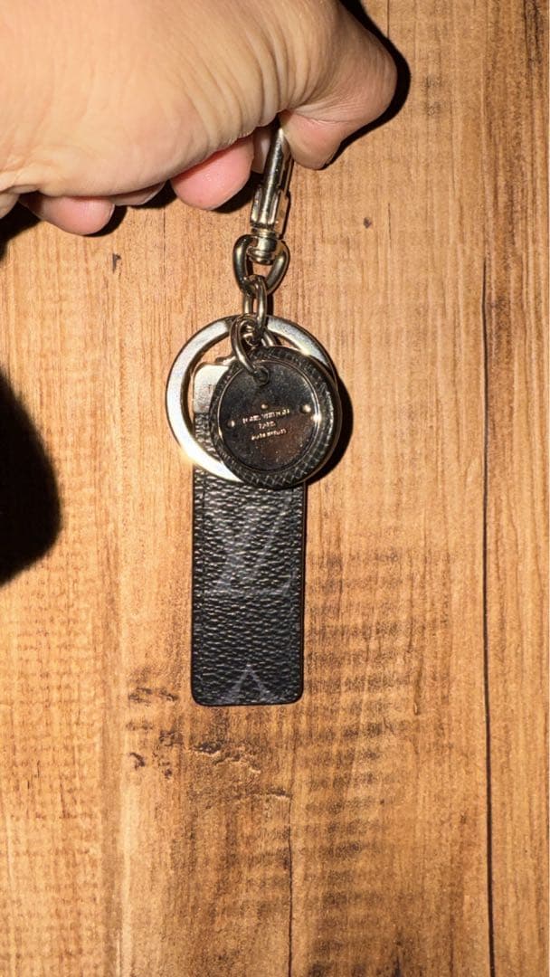 Louis Vuitton ブラック レザー キーリング