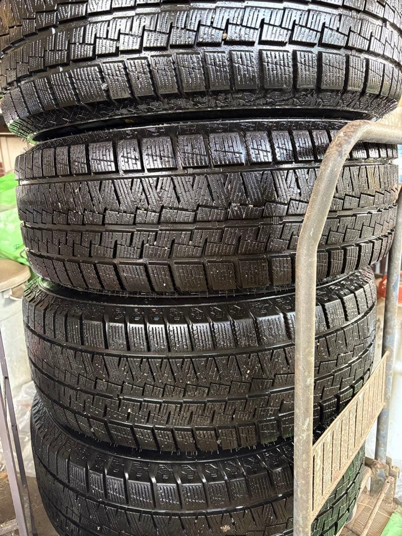 BIbUです。 昼の12時までにご購入お願いします。