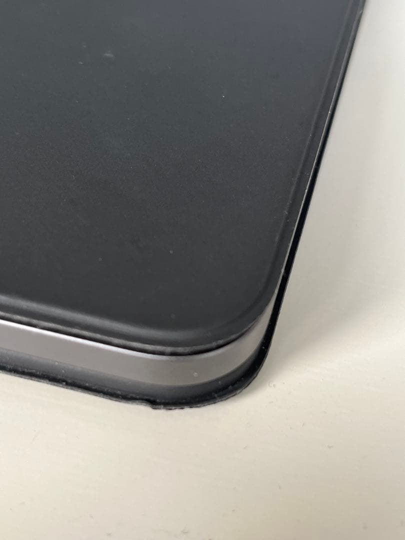 iPad Pro 第3世代　本体とマジックキーボード