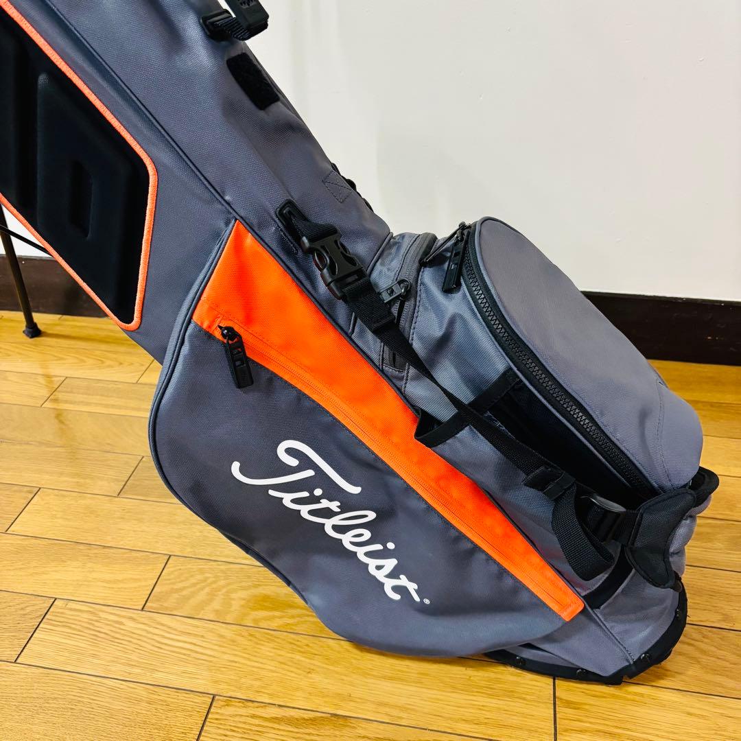 【ほぼ未使用品】タイトリスト キャディバッグ スタンド式送料込み　4分割