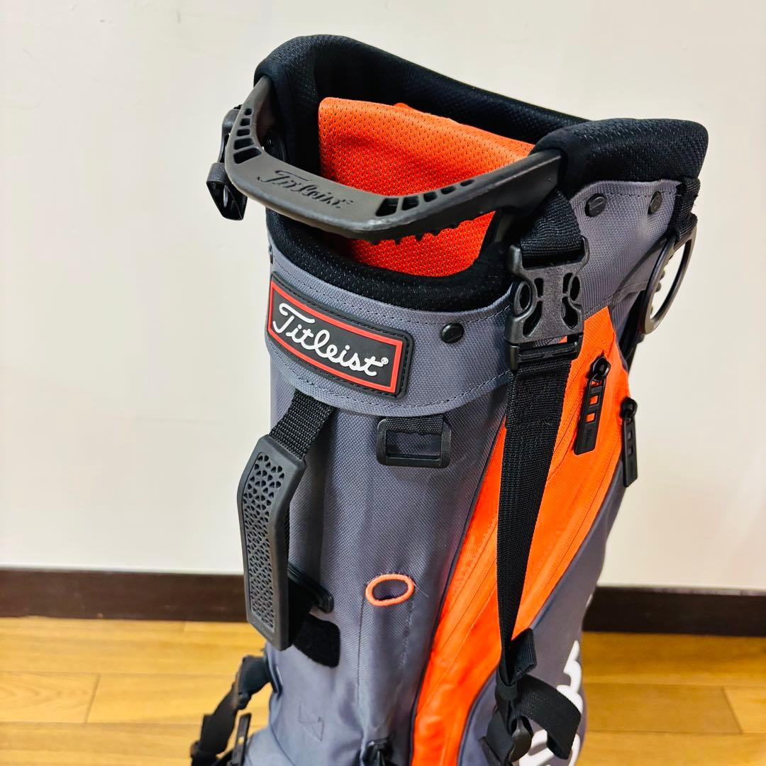 【ほぼ未使用品】タイトリスト キャディバッグ スタンド式送料込み　4分割