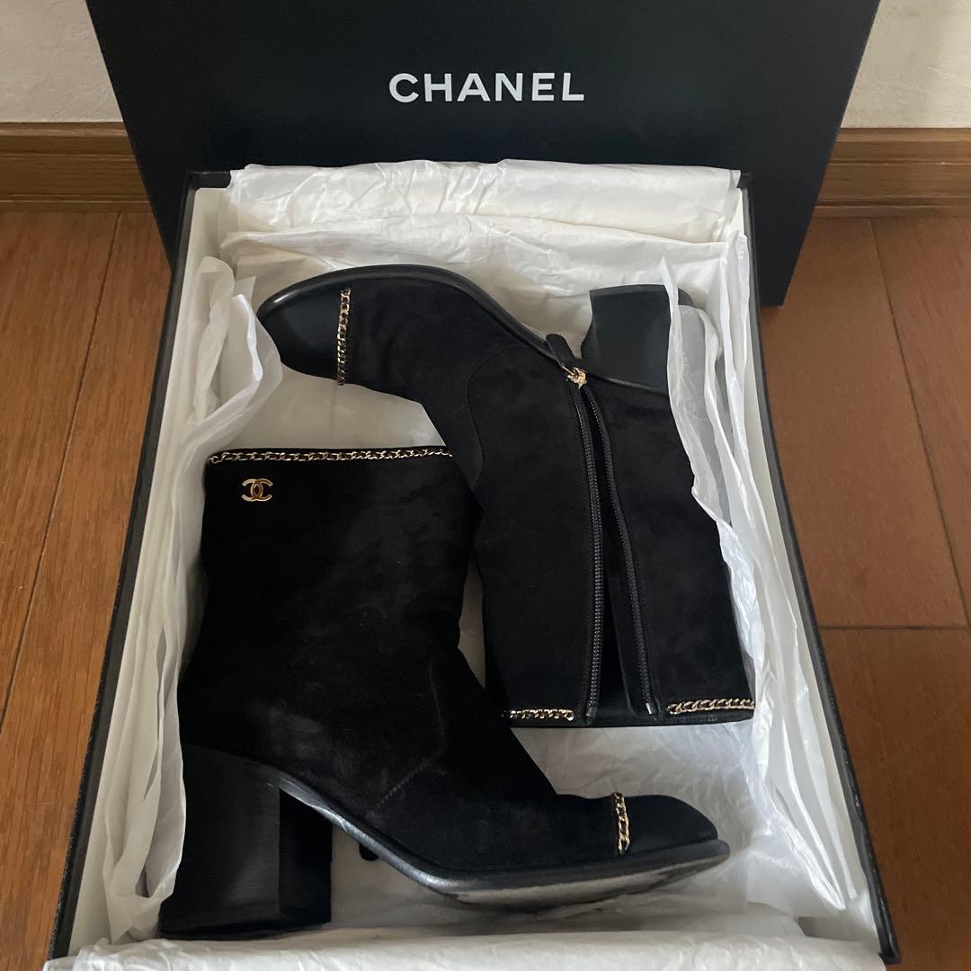 CHANEL 黒　スエード　ショートブーツ