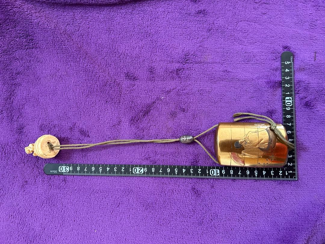 金色 漆器 印籠 根付 薬入れ 小物入れ オブジェ