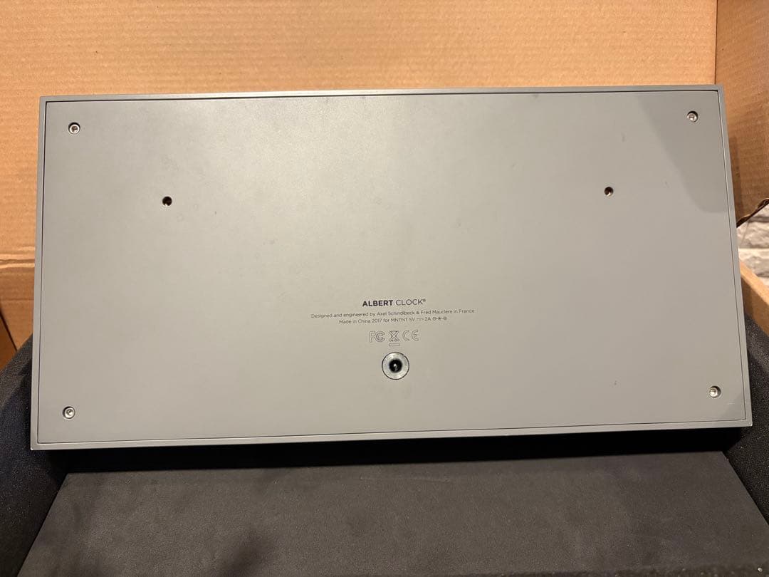  CLOCK デジタル表示　シルバー